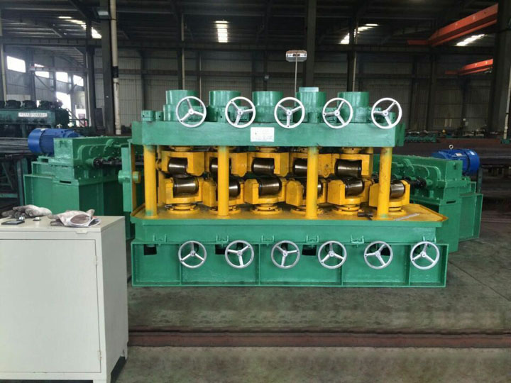 立式钢管矫直机